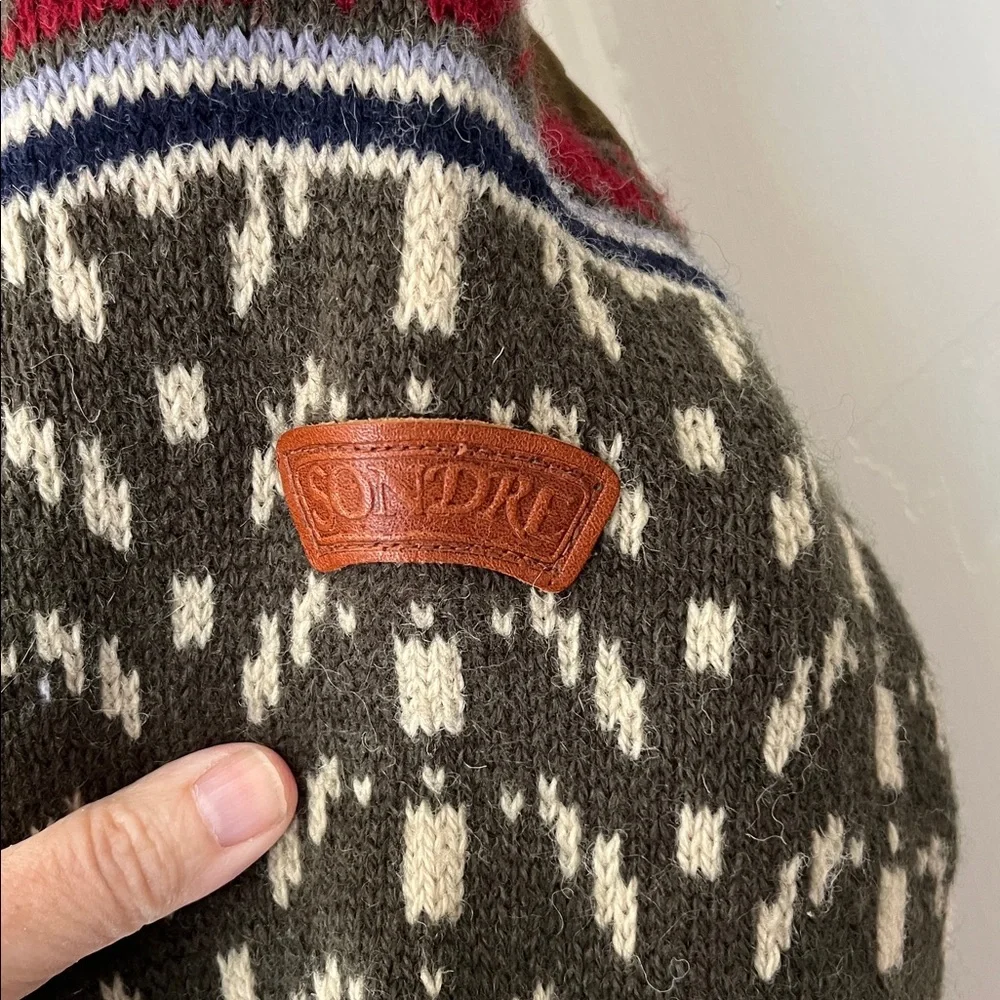 Nordic Pattern Sweater - Picture 4 of 7